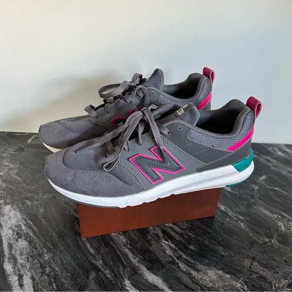 009 New Balance Grey Comfort Sneakers - Picture 4 of 9